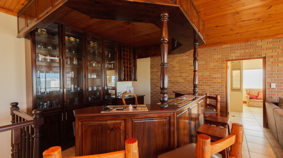 5 Bedroom Property for Sale in Oceanview Heights Western Cape